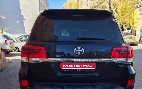 Toyota Land Cruiser 200, 2016 год, 6 000 000 рублей, 3 фотография
