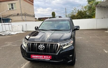 Toyota Land Cruiser Prado 150 рестайлинг, 2021 год, 7 000 000 рублей, 2 фотография