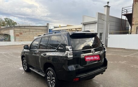 Toyota Land Cruiser Prado 150 рестайлинг, 2021 год, 7 000 000 рублей, 4 фотография