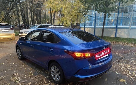 Hyundai Solaris II рестайлинг, 2021 год, 1 800 000 рублей, 2 фотография