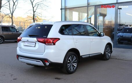 Mitsubishi Outlander III рестайлинг 3, 2020 год, 2 197 000 рублей, 4 фотография