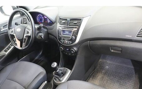 Hyundai Solaris II рестайлинг, 2016 год, 875 000 рублей, 5 фотография