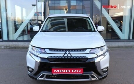 Mitsubishi Outlander III рестайлинг 3, 2020 год, 2 197 000 рублей, 2 фотография
