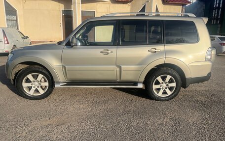 Mitsubishi Pajero IV рестайлинг 2, 2008 год, 1 150 000 рублей, 3 фотография