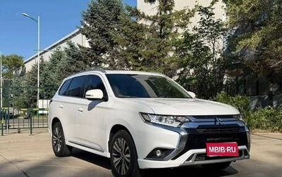 Mitsubishi Outlander III рестайлинг 3, 2022 год, 2 200 000 рублей, 1 фотография