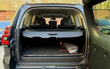 Toyota Land Cruiser Prado 150 рестайлинг, 2018 год, 4 100 000 рублей, 7 фотография