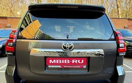 Toyota Land Cruiser Prado 150 рестайлинг, 2018 год, 4 100 000 рублей, 6 фотография