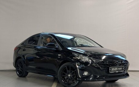 Hyundai Solaris II рестайлинг, 2022 год, 1 730 000 рублей, 11 фотография