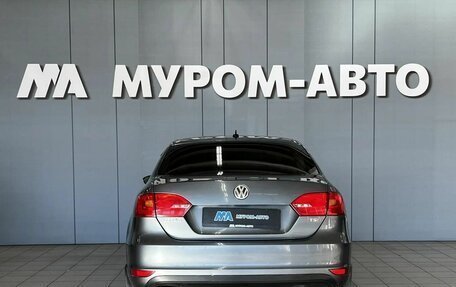 Volkswagen Jetta VII, 2011 год, 880 000 рублей, 2 фотография