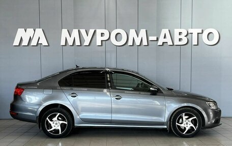 Volkswagen Jetta VII, 2011 год, 880 000 рублей, 3 фотография