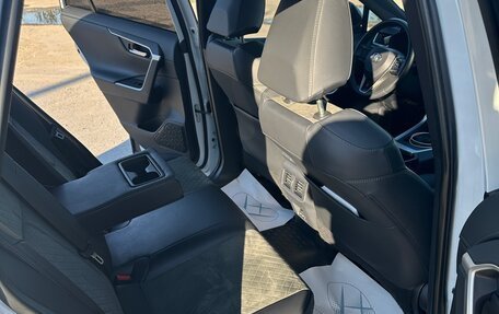 Toyota RAV4, 2023 год, 3 500 000 рублей, 6 фотография