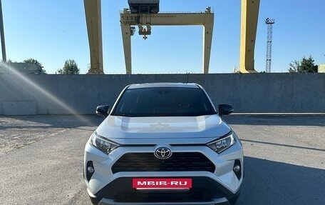 Toyota RAV4, 2023 год, 3 500 000 рублей, 2 фотография