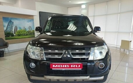 Mitsubishi Pajero IV рестайлинг 2, 2013 год, 2 099 000 рублей, 2 фотография