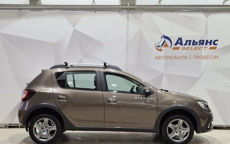 Renault Sandero II рестайлинг, 2019 год, 1 250 000 рублей, 2 фотография