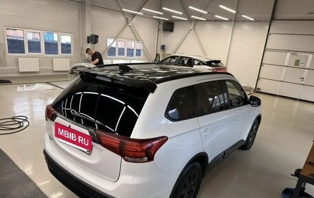 Mitsubishi Outlander III рестайлинг 3, 2021 год, 2 950 000 рублей, 2 фотография
