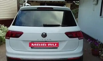 Volkswagen Tiguan II, 2021 год, 2 950 000 рублей, 2 фотография