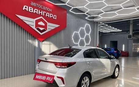 KIA Rio IV, 2018 год, 1 300 000 рублей, 5 фотография