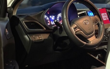 Hyundai Solaris II рестайлинг, 2017 год, 1 050 000 рублей, 6 фотография