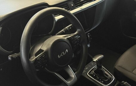 KIA Rio IV, 2021 год, 1 650 000 рублей, 6 фотография