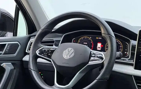 Volkswagen Tiguan II, 2023 год, 2 354 000 рублей, 10 фотография