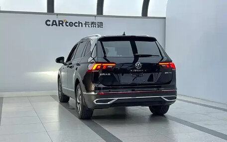 Volkswagen Tiguan II, 2023 год, 2 354 000 рублей, 6 фотография