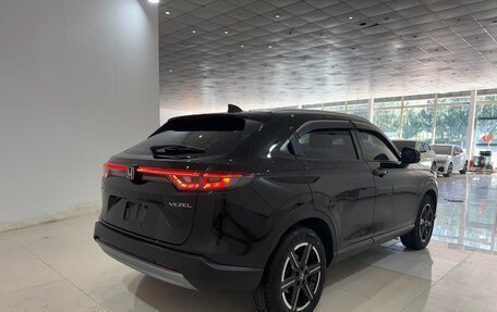 Honda Vezel, 2023 год, 1 650 000 рублей, 5 фотография