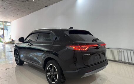 Honda Vezel, 2023 год, 1 650 000 рублей, 4 фотография
