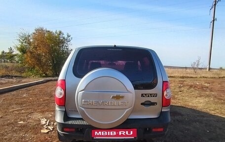 Chevrolet Niva I рестайлинг, 2015 год, 560 000 рублей, 4 фотография
