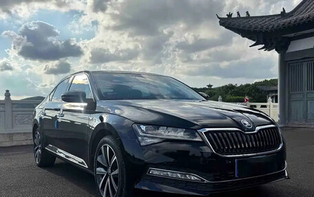 Skoda Superb III рестайлинг, 2023 год, 1 867 018 рублей, 3 фотография