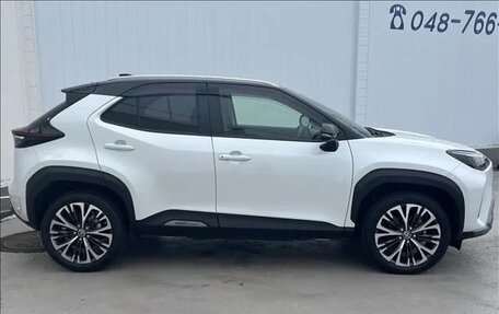 Toyota Yaris Cross, 2023 год, 1 718 084 рублей, 4 фотография