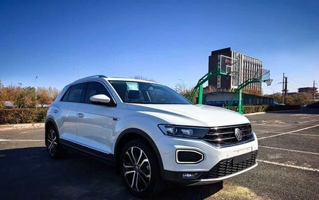 Volkswagen T-Roc I, 2022 год, 1 680 006 рублей, 3 фотография