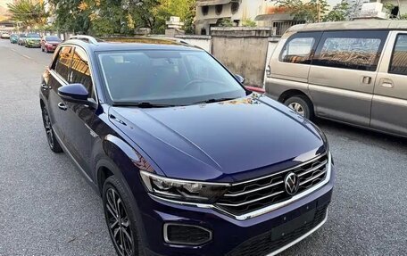 Volkswagen T-Roc I, 2021 год, 1 273 222 рублей, 2 фотография
