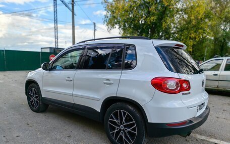 Volkswagen Tiguan I, 2010 год, 930 000 рублей, 3 фотография