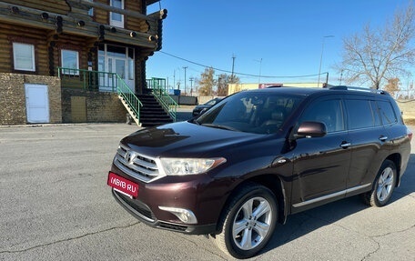 Toyota Highlander III, 2012 год, 1 650 000 рублей, 2 фотография