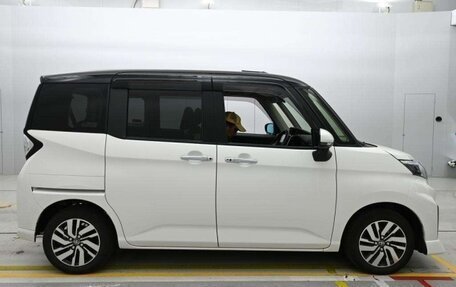 Toyota Roomy I, 2023 год, 1 050 000 рублей, 4 фотография