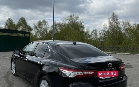 Toyota Camry, 2019 год, 2 890 000 рублей, 4 фотография