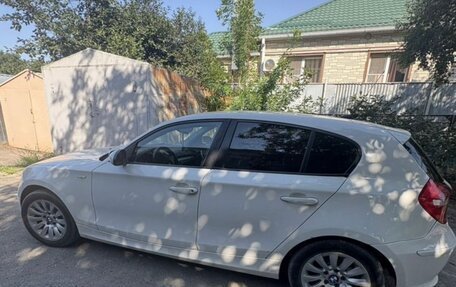 BMW 1 серия, 2009 год, 700 000 рублей, 2 фотография