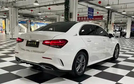 Mercedes-Benz A-Класс, 2022 год, 1 900 000 рублей, 4 фотография