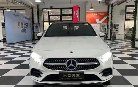 Mercedes-Benz A-Класс, 2022 год, 1 900 000 рублей, 2 фотография