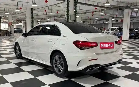Mercedes-Benz A-Класс, 2022 год, 1 900 000 рублей, 6 фотография