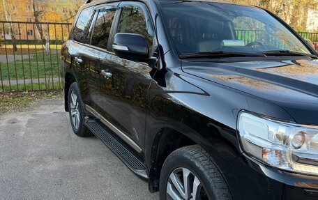 Toyota Land Cruiser 200, 2016 год, 6 450 000 рублей, 3 фотография