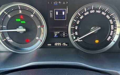 Toyota Land Cruiser 200, 2016 год, 6 450 000 рублей, 6 фотография