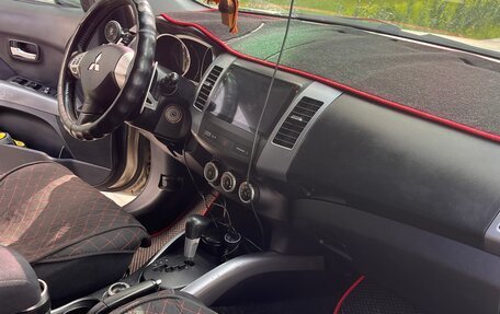 Mitsubishi Outlander III рестайлинг 3, 2008 год, 840 000 рублей, 8 фотография
