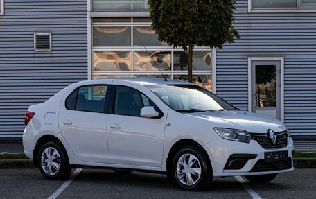 Renault Logan II, 2018 год, 855 000 рублей, 3 фотография