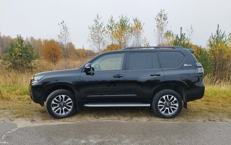 Toyota Land Cruiser Prado 150 рестайлинг, 2022 год, 7 000 000 рублей, 4 фотография