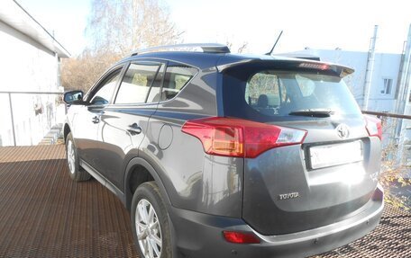 Toyota RAV4, 2013 год, 1 970 000 рублей, 2 фотография