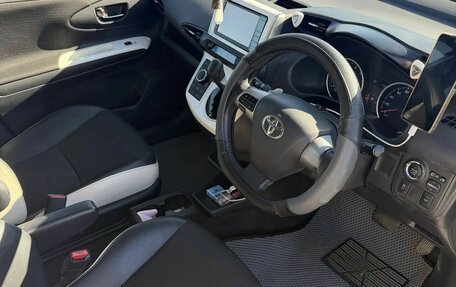 Toyota Wish II, 2014 год, 1 430 000 рублей, 2 фотография