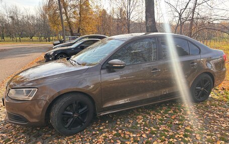 Volkswagen Jetta VII, 2012 год, 700 000 рублей, 2 фотография