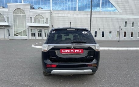 Mitsubishi Outlander III рестайлинг 3, 2014 год, 1 270 000 рублей, 2 фотография