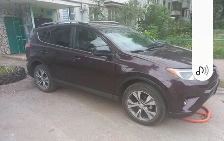 Toyota RAV4, 2017 год, 2 450 000 рублей, 2 фотография